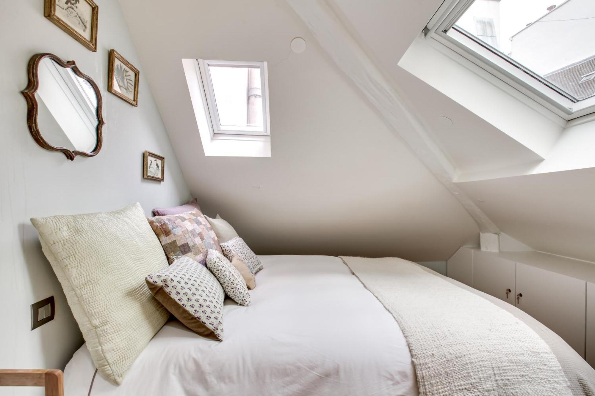Parisian House Apartment