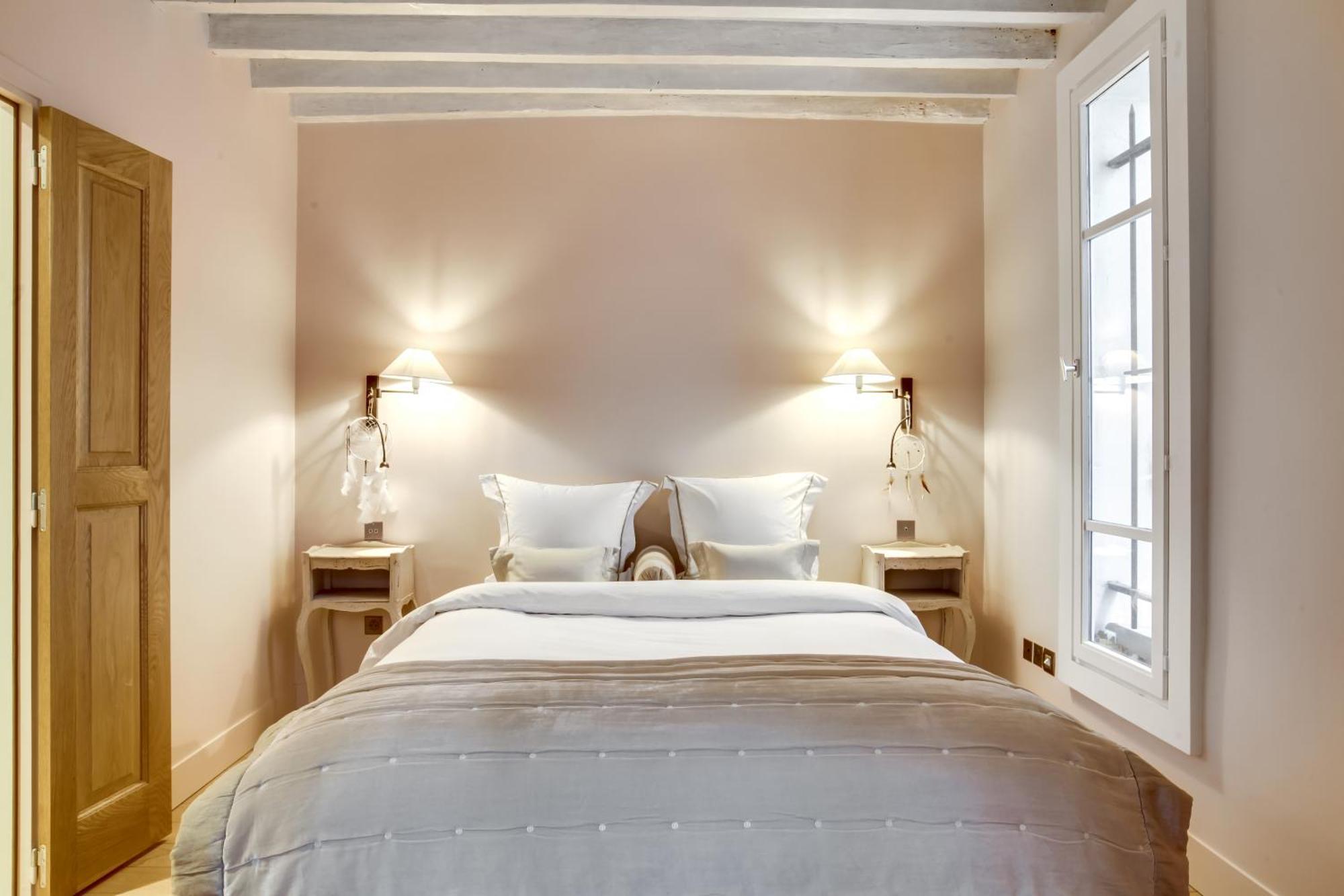 Apartment Parisian House